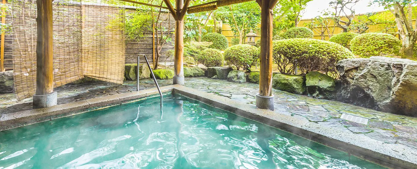 น้ำพุร้อนและอ่างอาบน้ำ