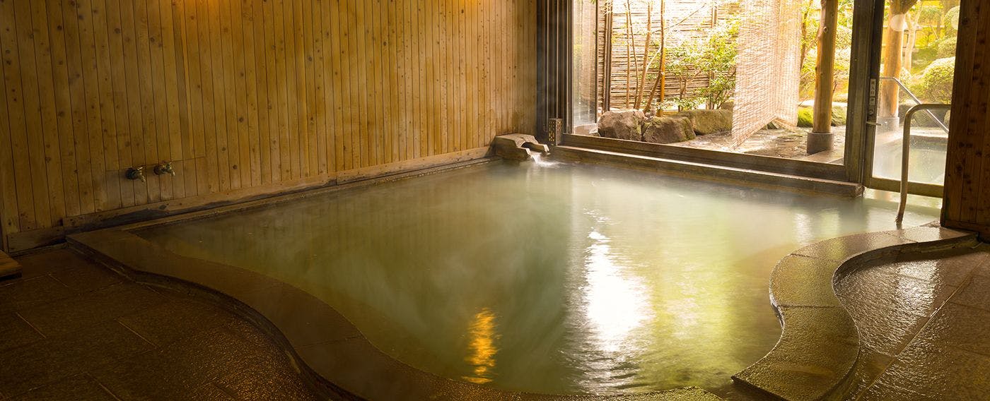 น้ำพุร้อนและอ่างอาบน้ำ