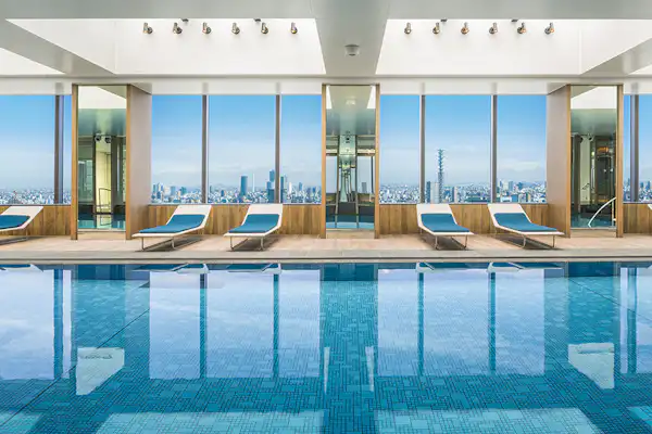 ภาพสระว่ายน้ำ