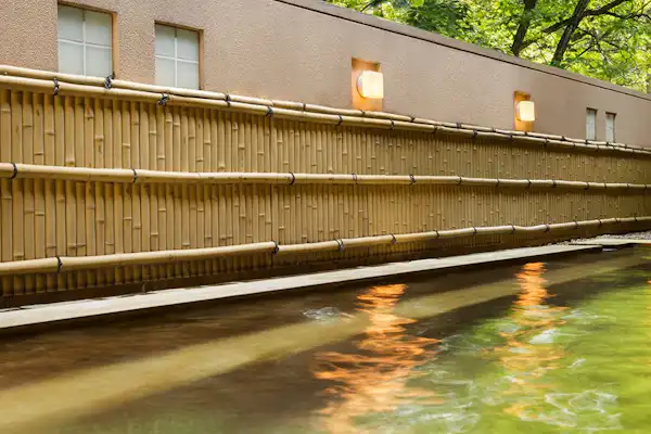 บ่อน้ำพุร้อนกลางแจ้ง