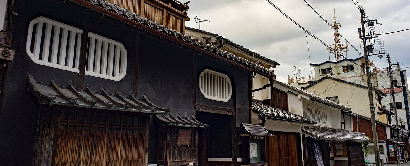 【Kurokabe Square】Berjalan-jalan sambil menikmati suasana bandar lama yang menawan.