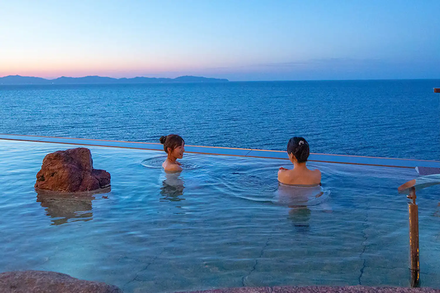 인피니티 노천탕