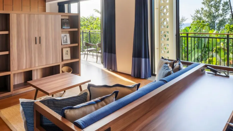 FUSAKI BEACH RESORT HOTEL & VILLAS