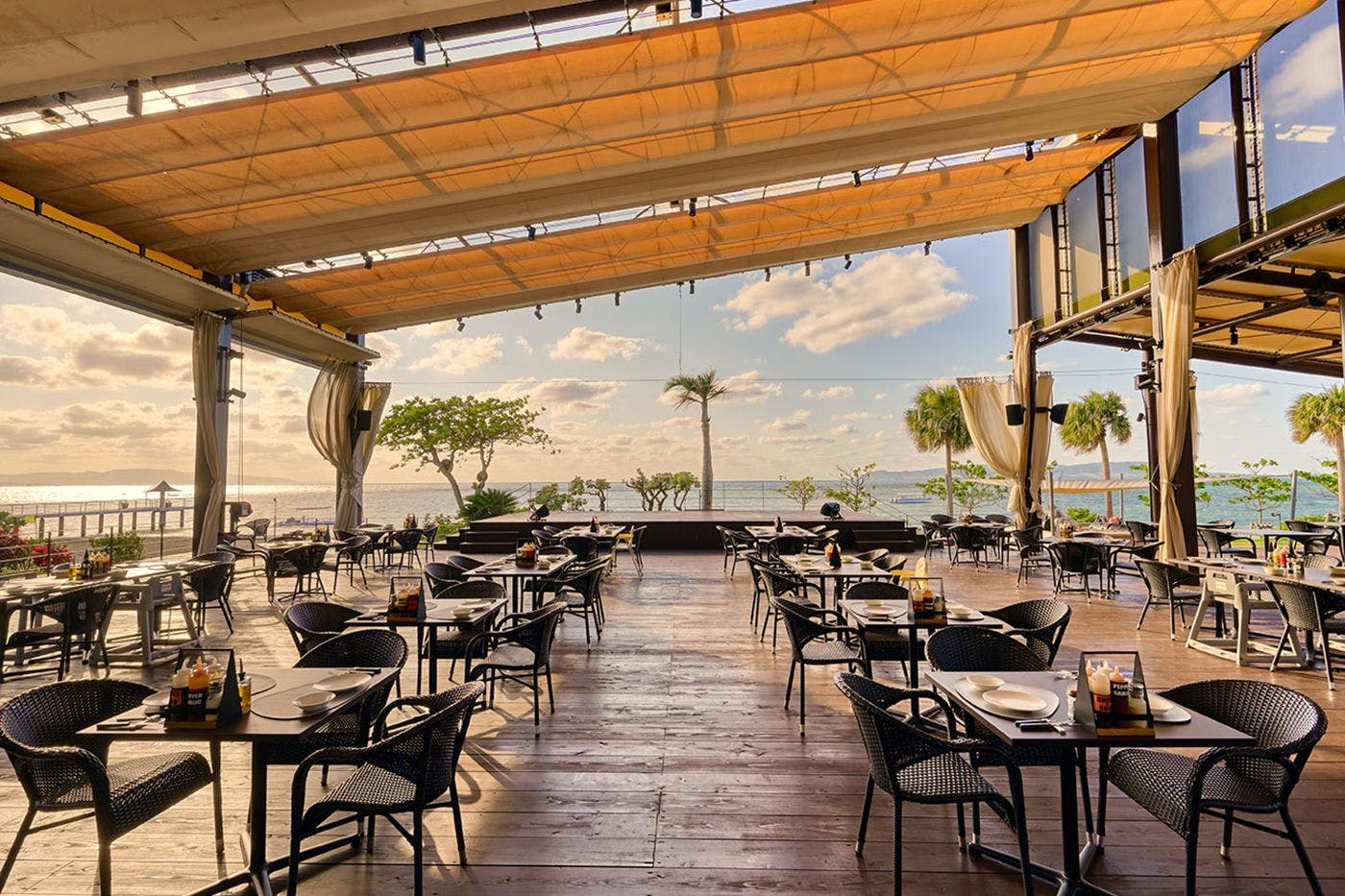 BEACHSIDE GRILL Geshihae