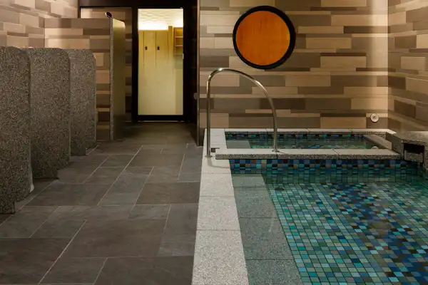 浴缸
智能手机设施清单
隐藏
删除
餐厅
餐厅