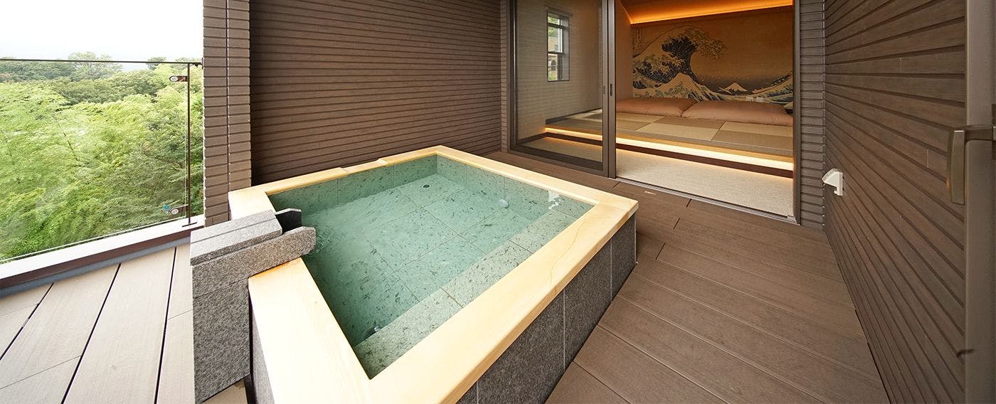 露天風呂付客室で愉しむお部屋食の宿 伊豆高原温泉 ルーシーキキ