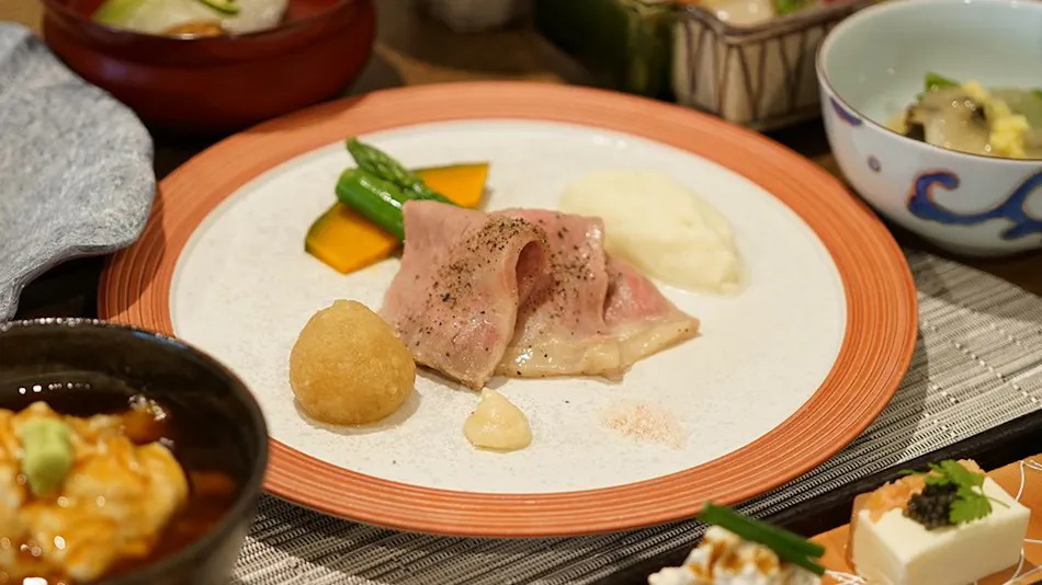 Izu Kogen Onsen Lucy Kiki: Enjoy In-Room Dining with Open-Air Bath