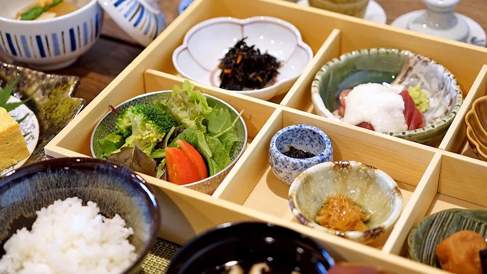 Izu Kogen Onsen Lucy Kiki: Enjoy In-Room Dining with Open-Air Bath