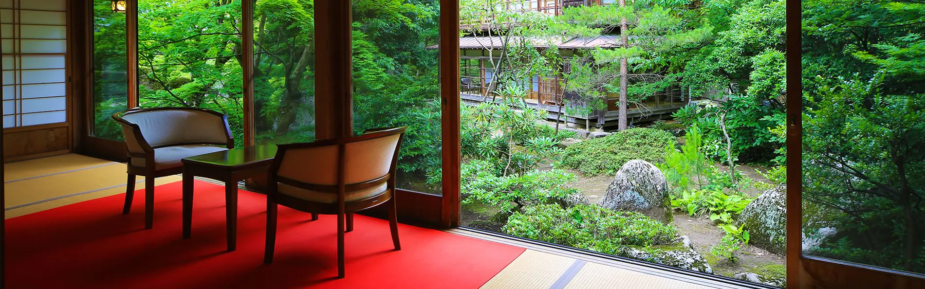 静かな森と文化財離れの宿 環翠楼