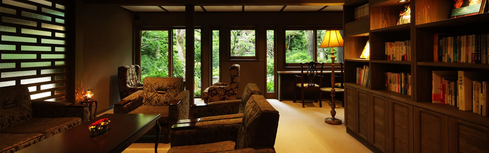 静かな森と文化財離れの宿 環翠楼