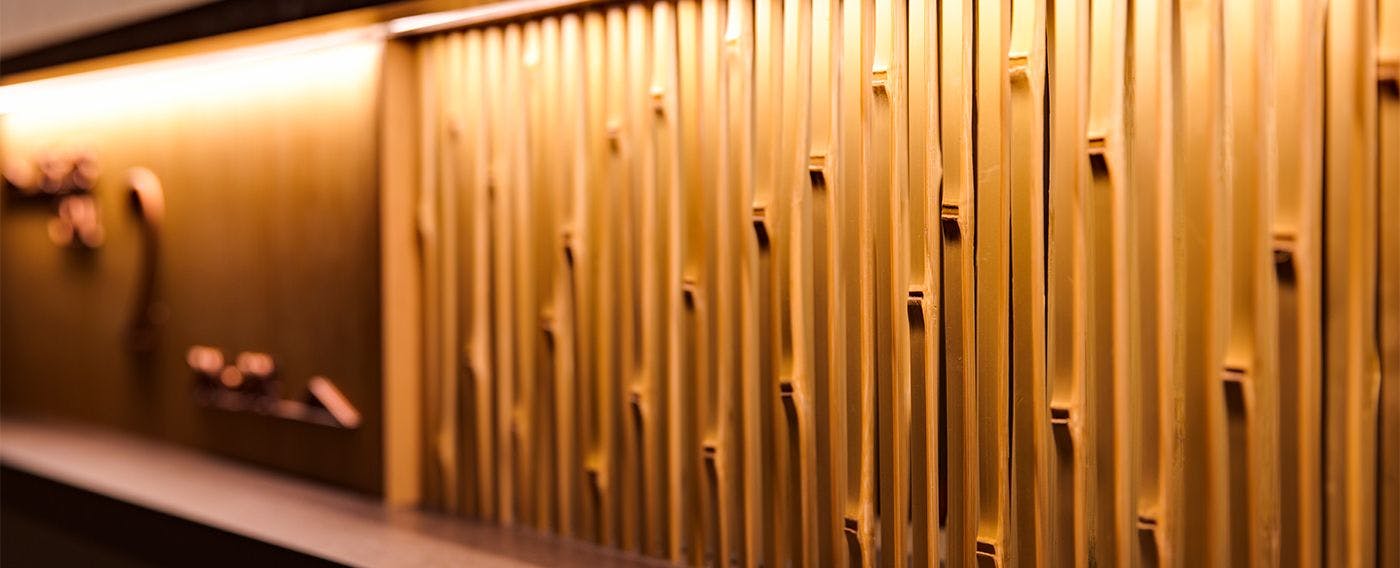 EVホール：一本一本繊細に仕上げられた竹格子 (公長齋小菅) 