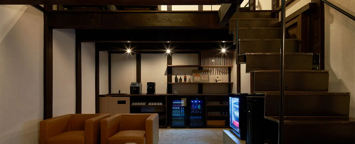 Rupa luar & pintu masuk