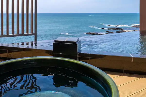 บ่อน้ำพุร้อนกลางแจ้ง