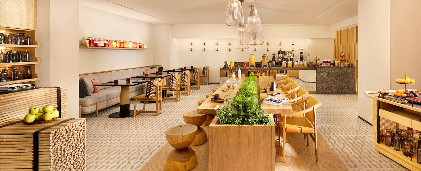 自家製の野菜ジュースやウェルネスショット、スイーツ等を販売する「Café Sekki」