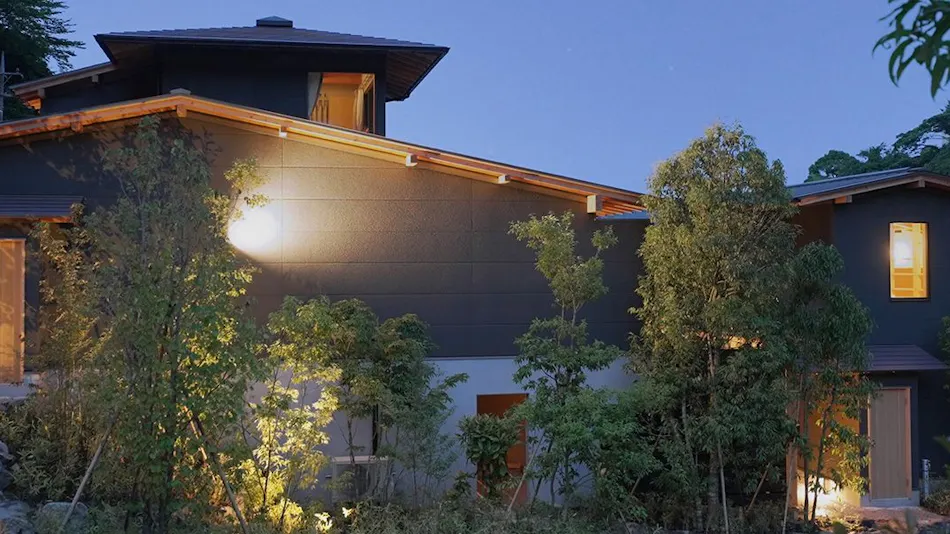 Mastlamp: A Small Hotel with Natural Hot Spring Flow