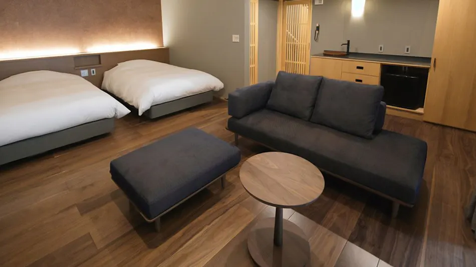 Mastlamp: A Small Hotel with Natural Hot Spring Flow