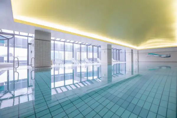 สระว่ายน้ำ