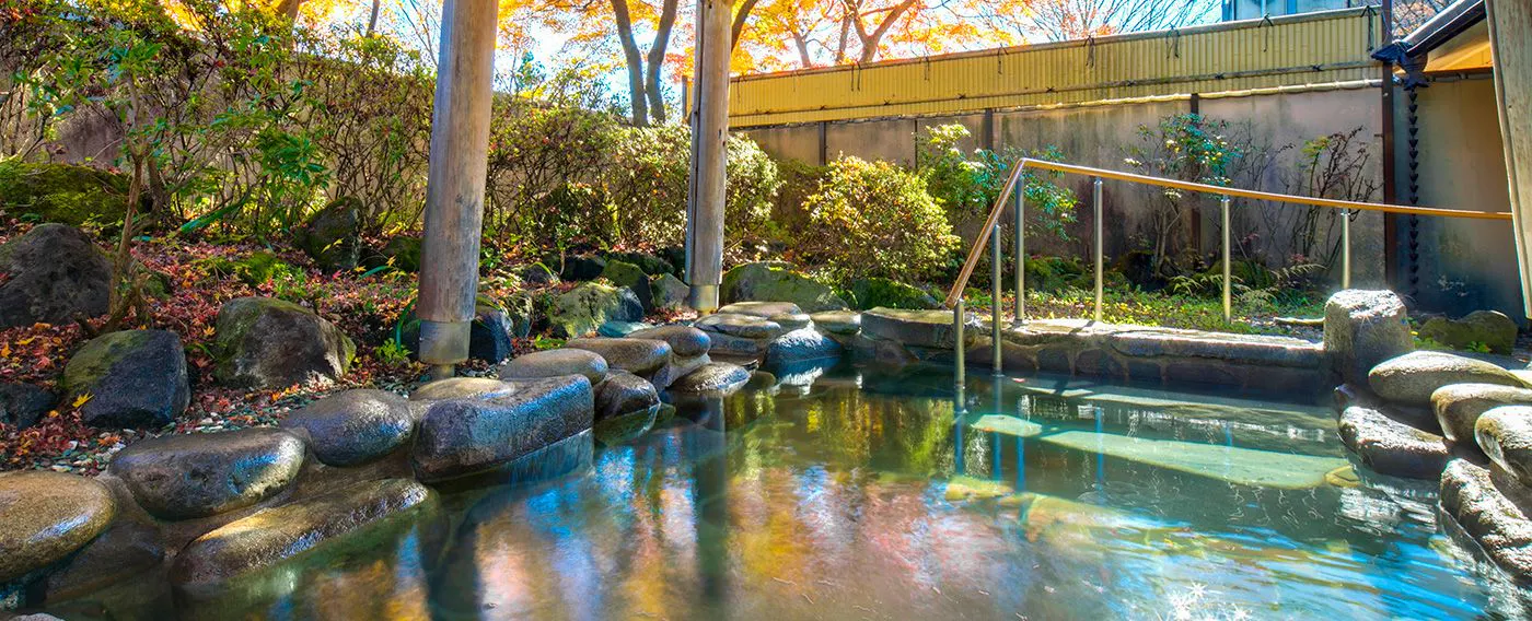 น้ำพุร้อนกลางแจ้ง