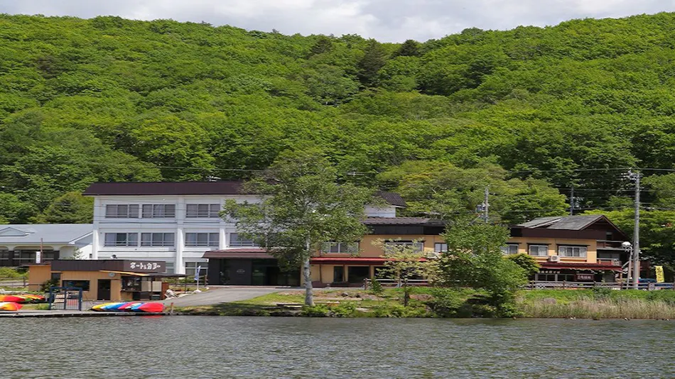 Kimimatsuso Inn by Lake Shirakaba