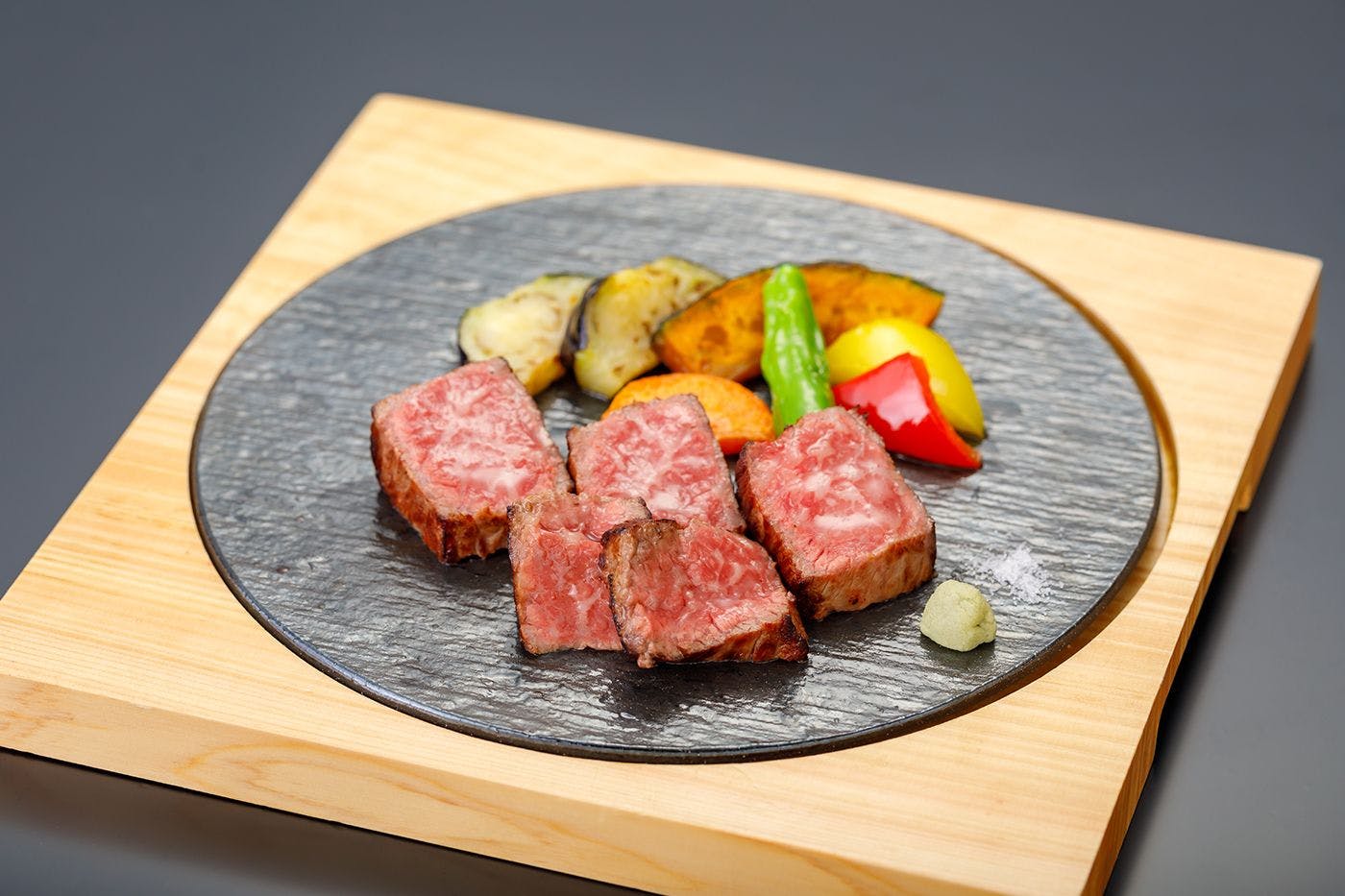 อาหารไคเซกิและสเต็ก