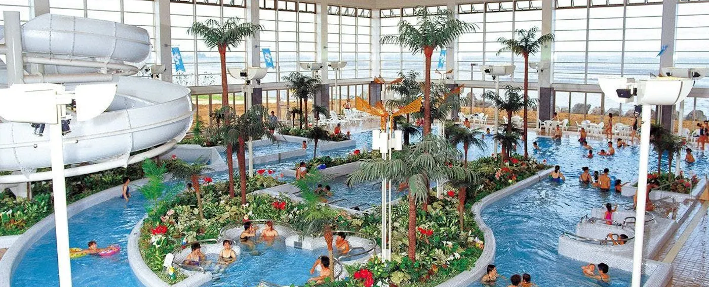 สระว่ายน้ำ