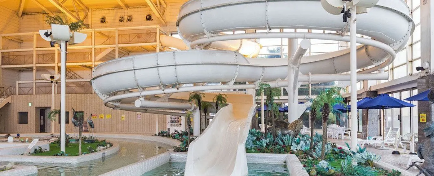 สระว่ายน้ำ