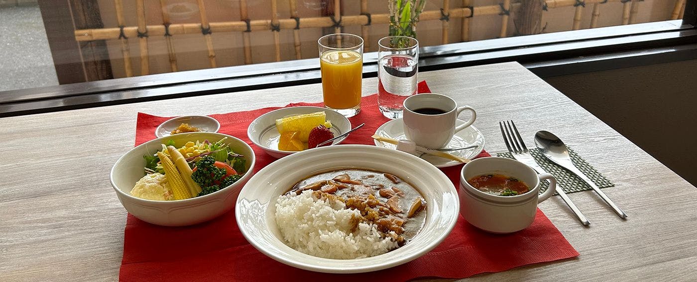 ชุดอาหารเช้าข้าวแกงกะหรี่