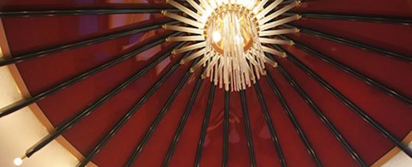 2층 로비 샹들리에