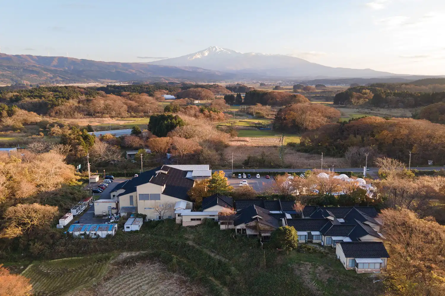 ภาพมุมกว้างของสิ่งอำนวยความสะดวก