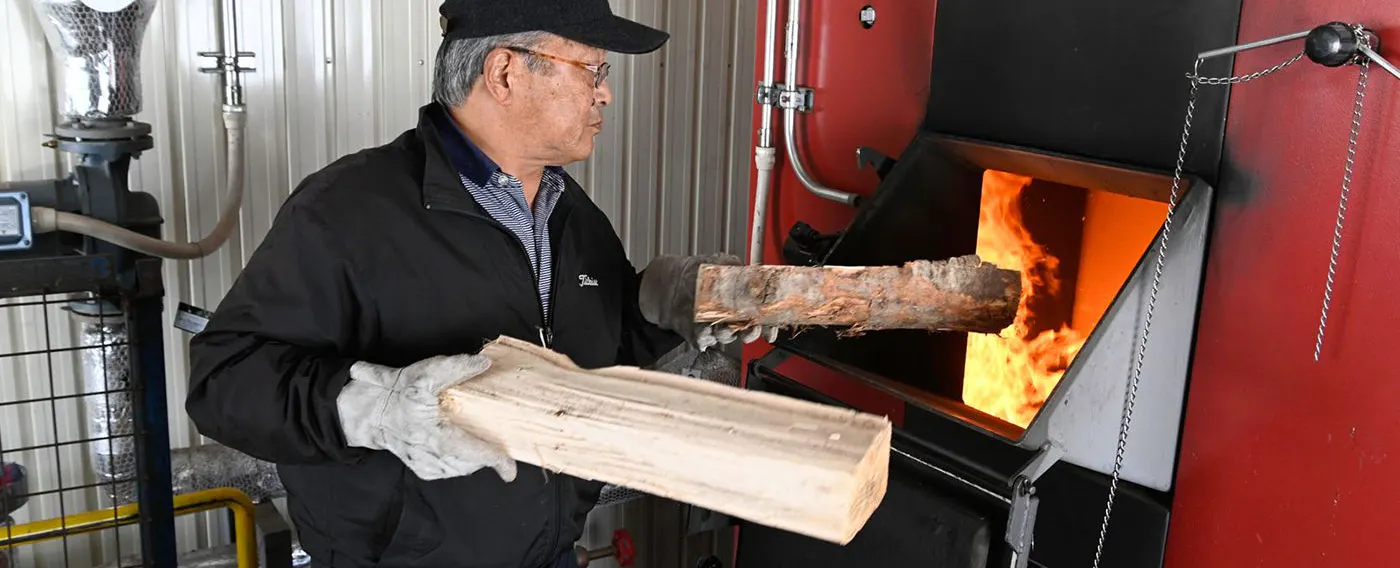 เราใช้งานหม้อต้มไม้จากเยอรมนีในการต้มน้ำ.