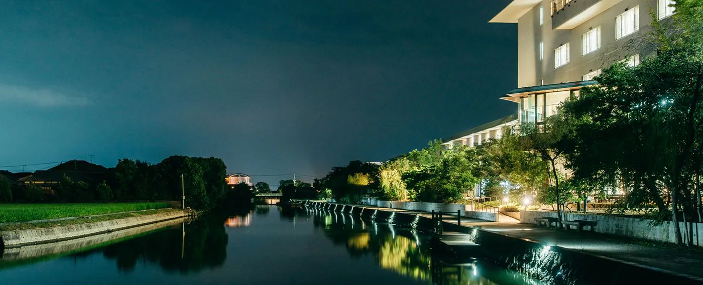 วิวแม่น้ำยามค่ำคืน