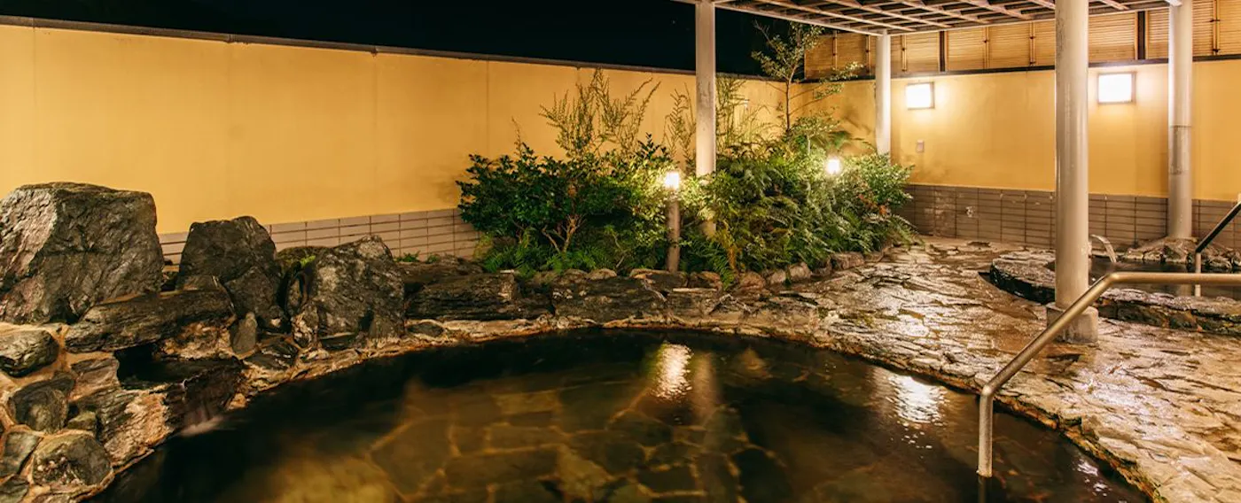 ออนเซ็นกลางแจ้ง (ช่วงกลางคืน)