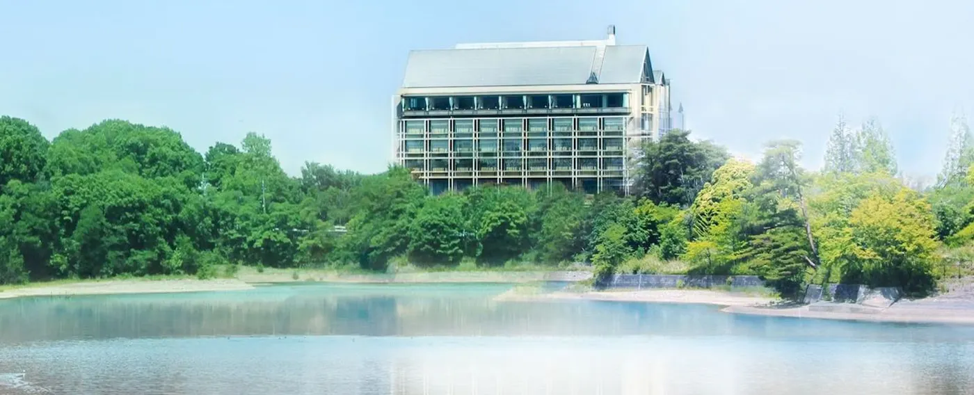 외관 호수 원경