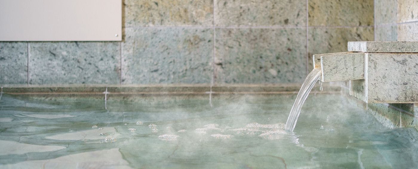 น้ำพุร้อนธรรมชาติ