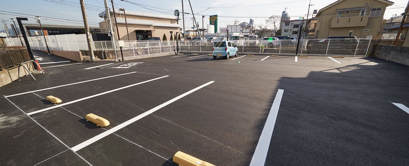 Free surface parking lot