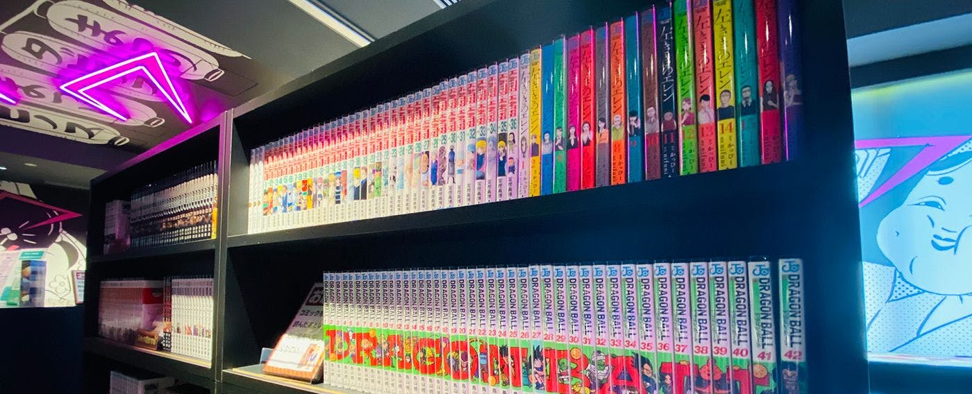 ประมาณ 1400 เล่มมังงะ