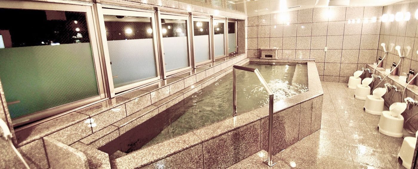 顶楼 观景大浴场