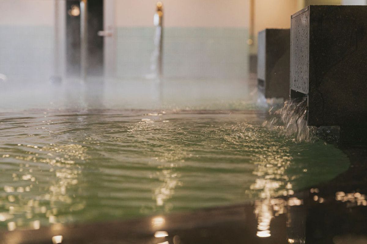 ห้องอาบน้ำรวมขนาดใหญ่สำหรับผู้หญิง ชั้น 2