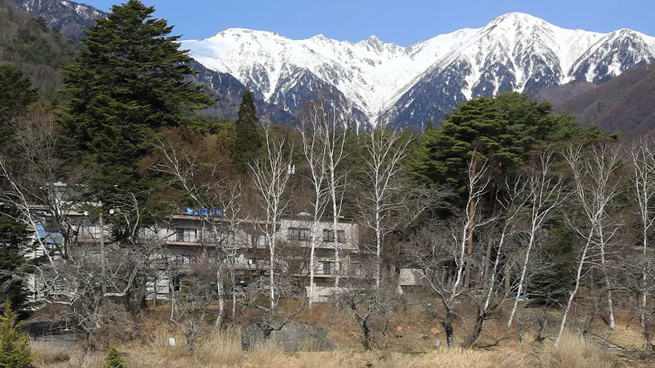 Hayataro Onsen - Suzuran Hayate, a Lakeside Inn in the Alps