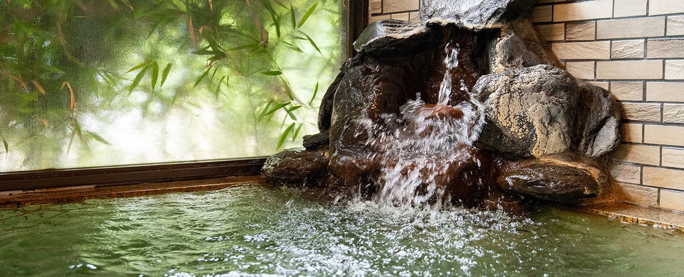 ห้องอาบน้ำรวม อ่างน้ำร้อนชาย・จุดปล่อยน้ำ