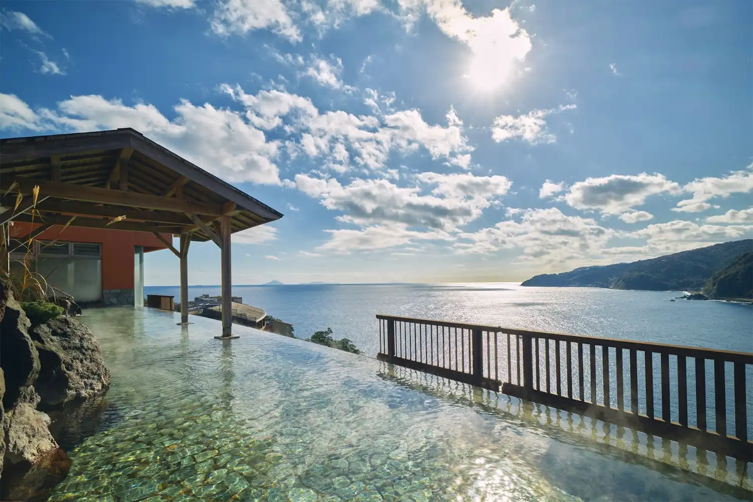 Pemandian air panas terbuka