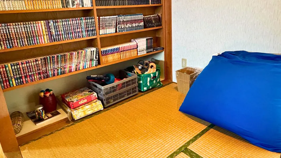 Ishigaki Island Group Inn 2216 (Nijiiro) within Euglena Mall