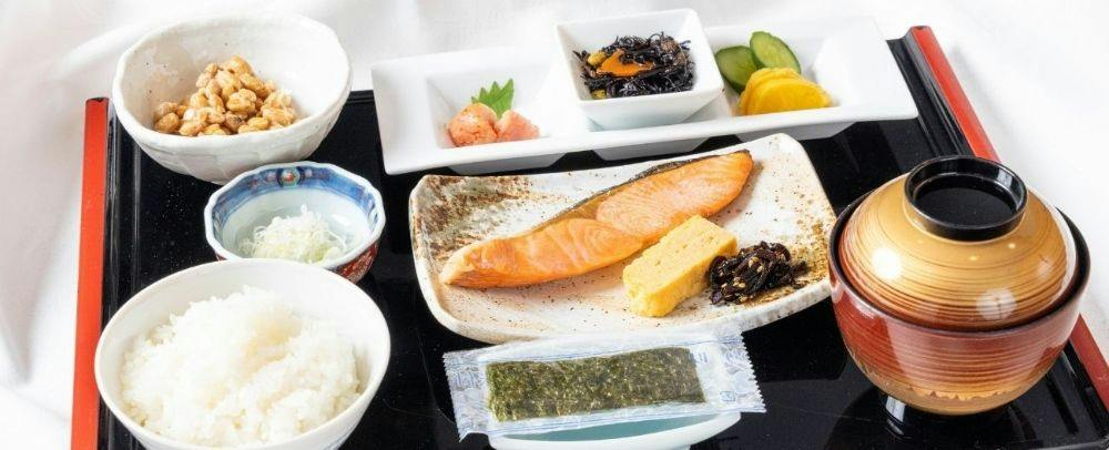 Sarapan Jepang dan Barat