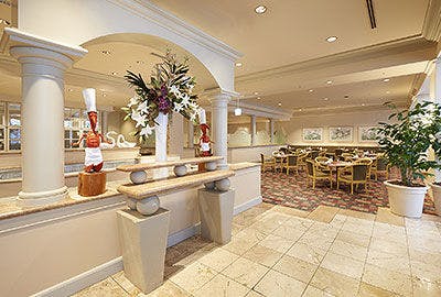 レストラン「フォンタナ」