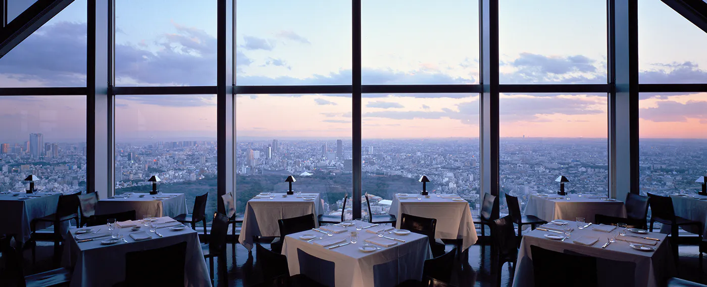 レストラン & バー