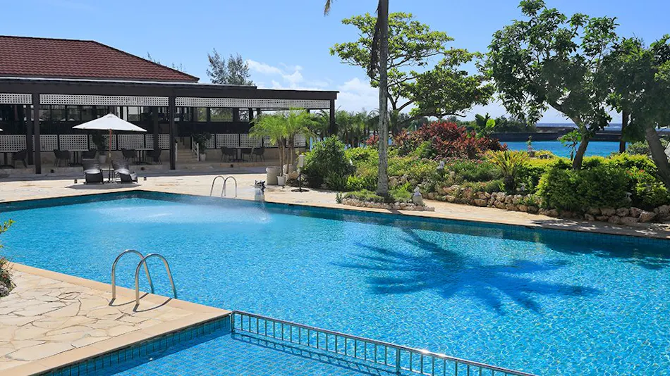 Hotel Breeze Bay Marina