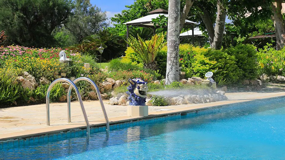 Hotel Breeze Bay Marina