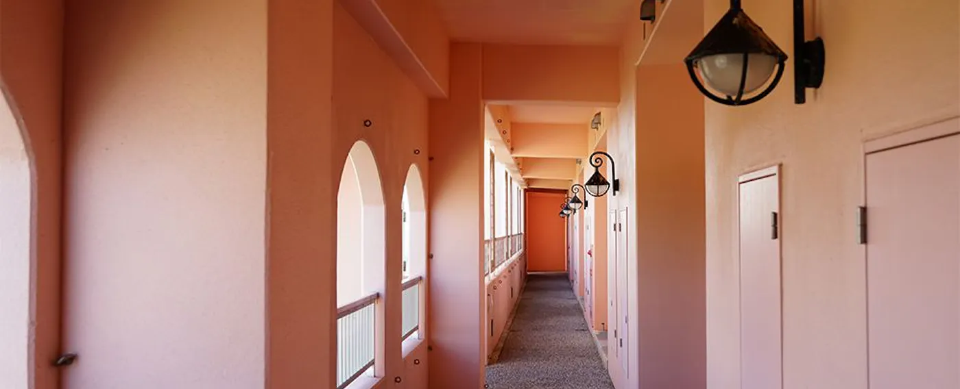 ทางเดินภายนอกปีกท่าเรือ