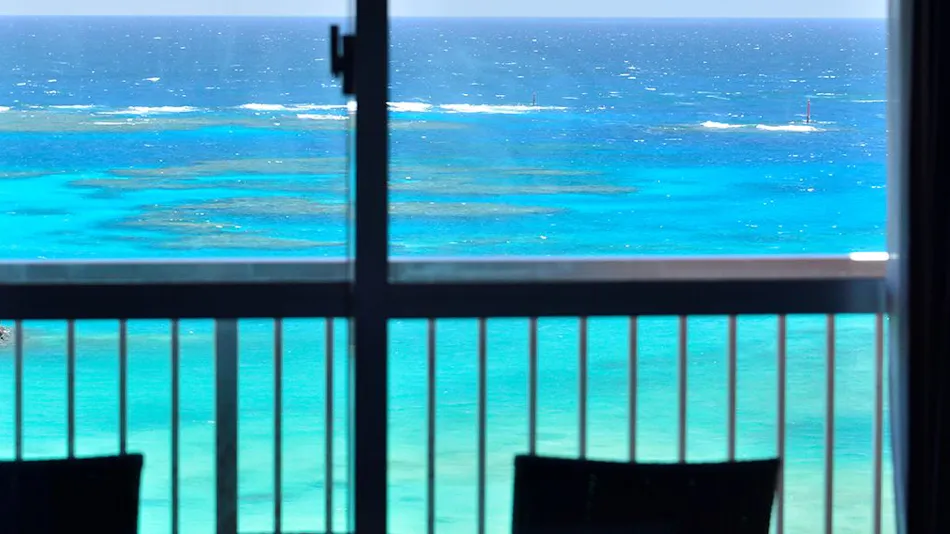 Hotel Breeze Bay Marina