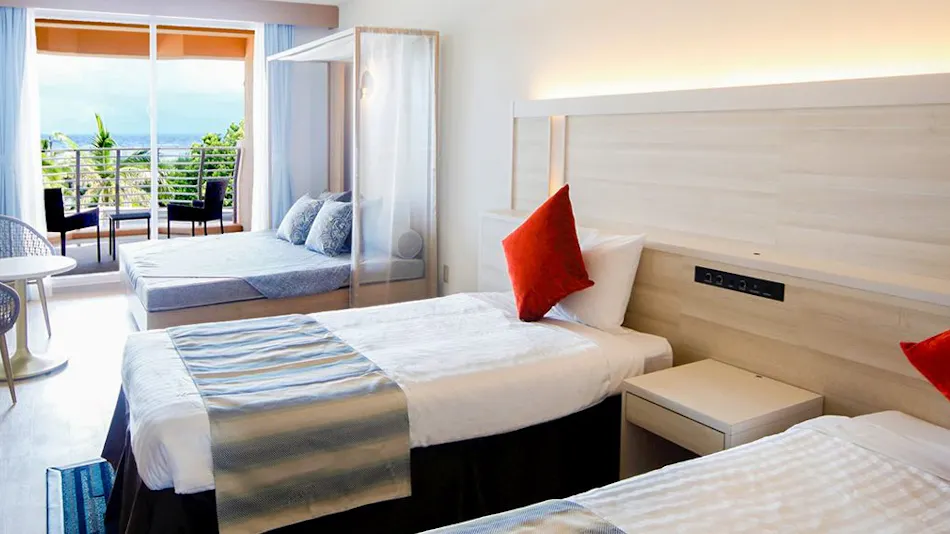 Hotel Breeze Bay Marina